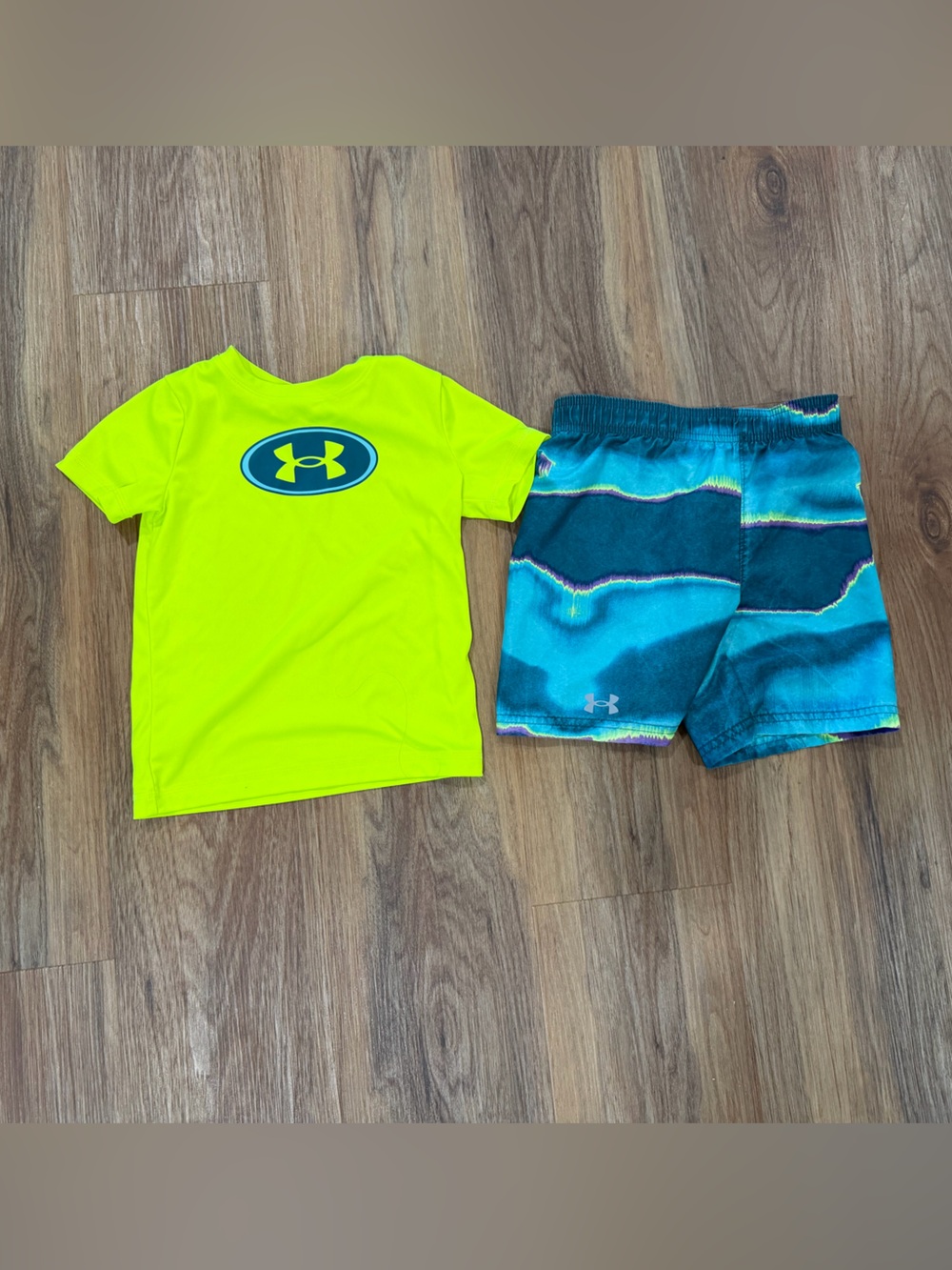 Under Armour Neon Yellow Boys Logo Tee Size 4T